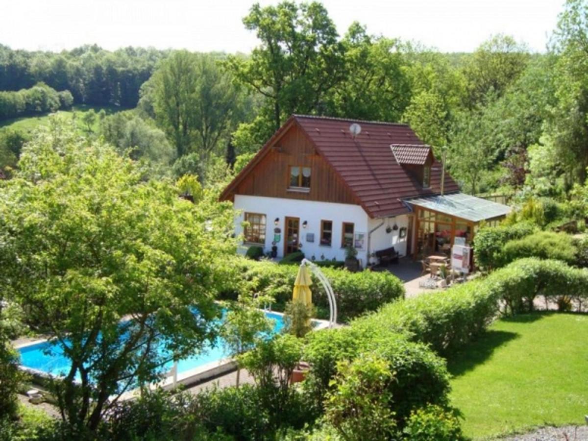 Spacious Apartment In The Green Bruchttal Bredenborn Bagian luar foto